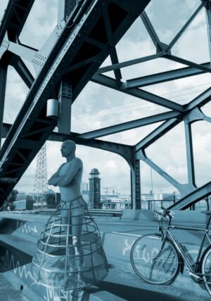 Szene in Blau auf einer Brücke